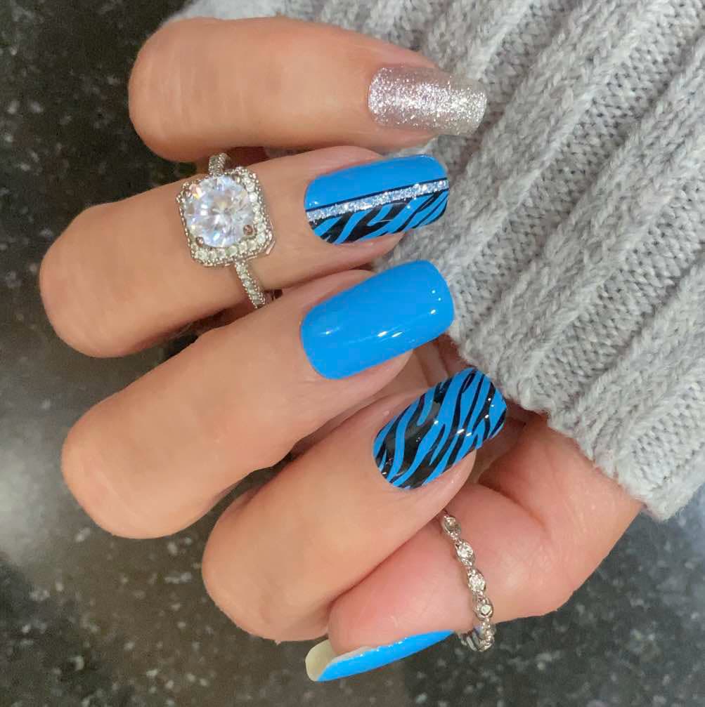 BombShell / Signature Series 【g-rap】 Bombshell Zebra Glam Nail Wraps – EmbraceYourStyleNails