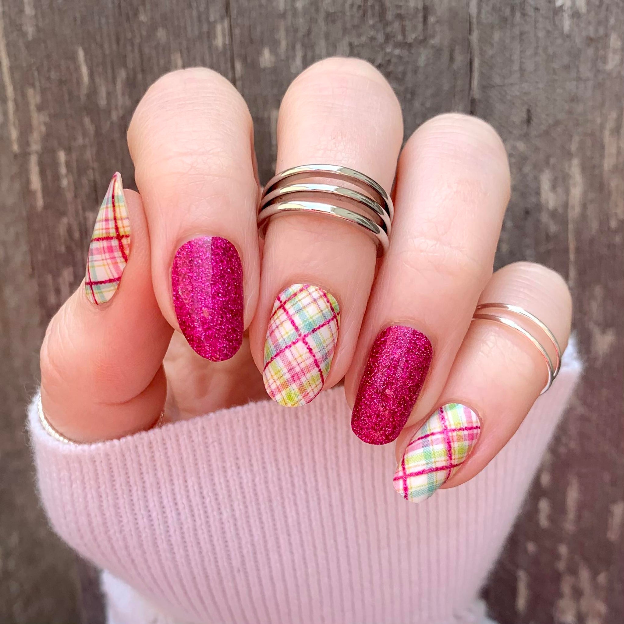mad for holiday plaid nail art by essie